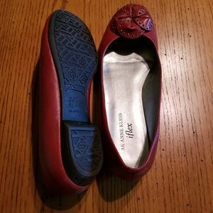 Anne Klein iflex flats